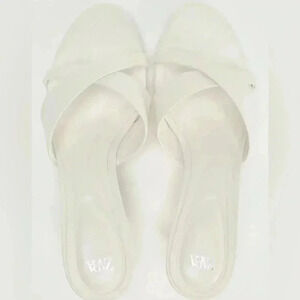 🔥🔥Zara cross strap  heeled sandals